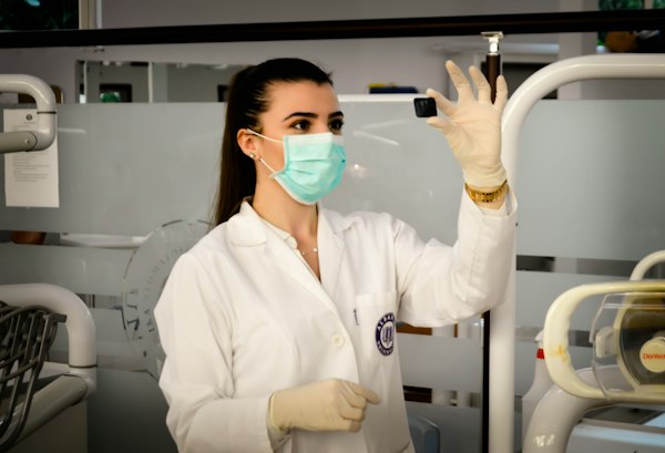 Dr. Priya Kulkarni - Consultant Neurologist